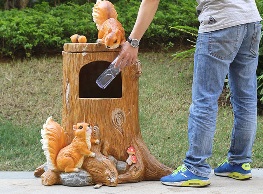 玻璃鋼樹樁垃圾桶實(shí)例圖