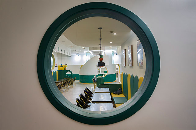 親子餐廳游樂場設(shè)備展示