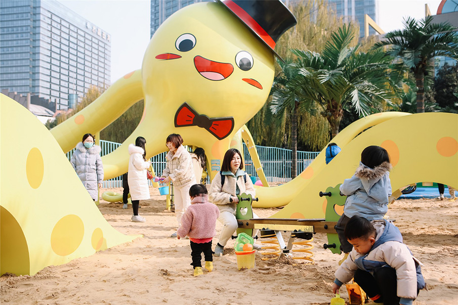 巨型章魚無動力兒童游樂設(shè)備實拍圖