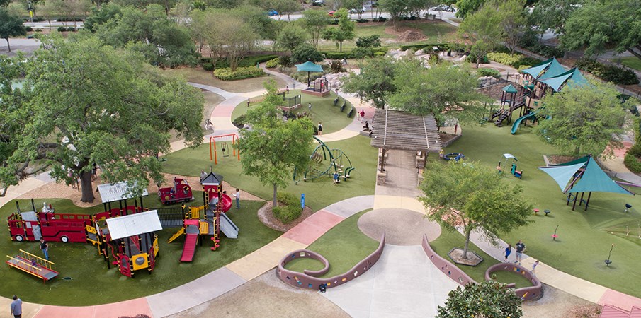 景區(qū)兒童娛樂(lè)設(shè)施展示圖