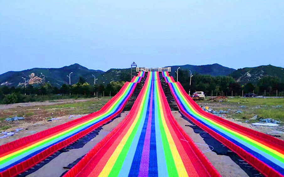 網(wǎng)紅彩虹滑道