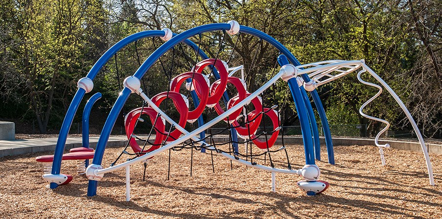 室外攀爬游樂設(shè)備實(shí)物圖