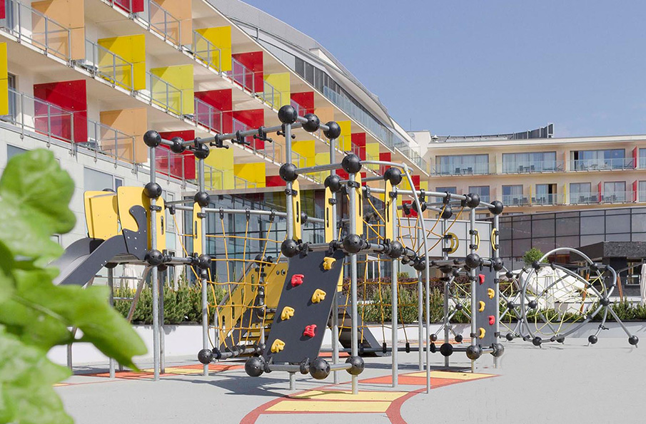 室外攀爬游樂設(shè)備實(shí)物圖