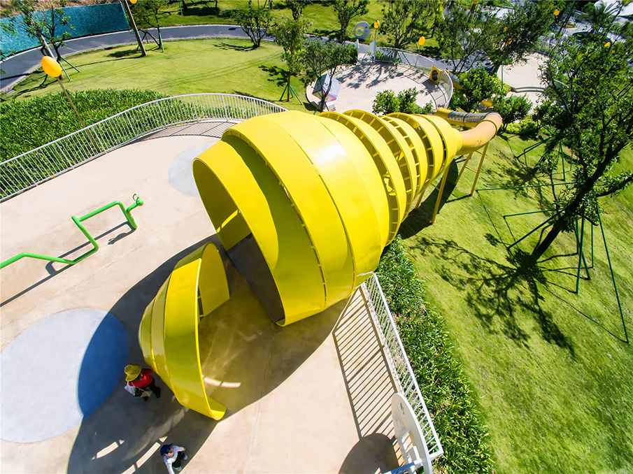 大型主題樂(lè)園設(shè)備實(shí)拍圖