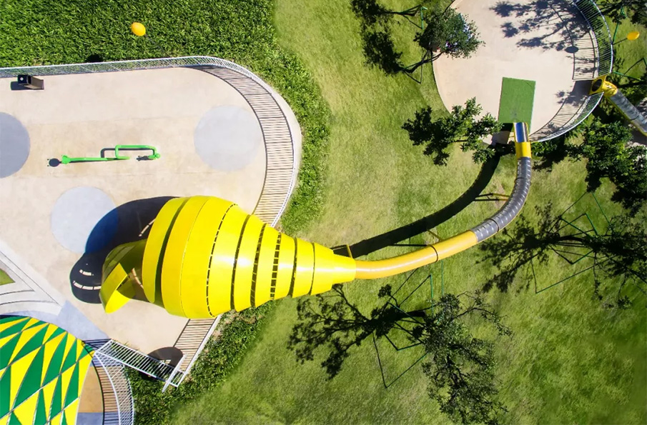 大型主題樂(lè)園設(shè)備滑梯