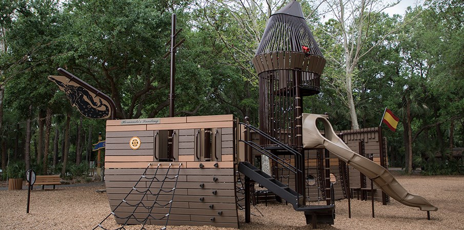 海盜船無(wú)動(dòng)力游樂(lè)設(shè)施