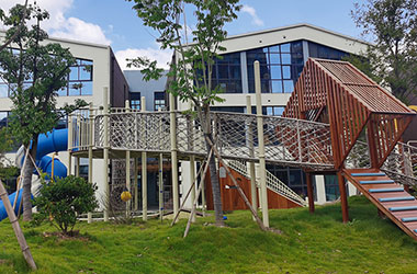 幼兒園戶外木質組合滑梯