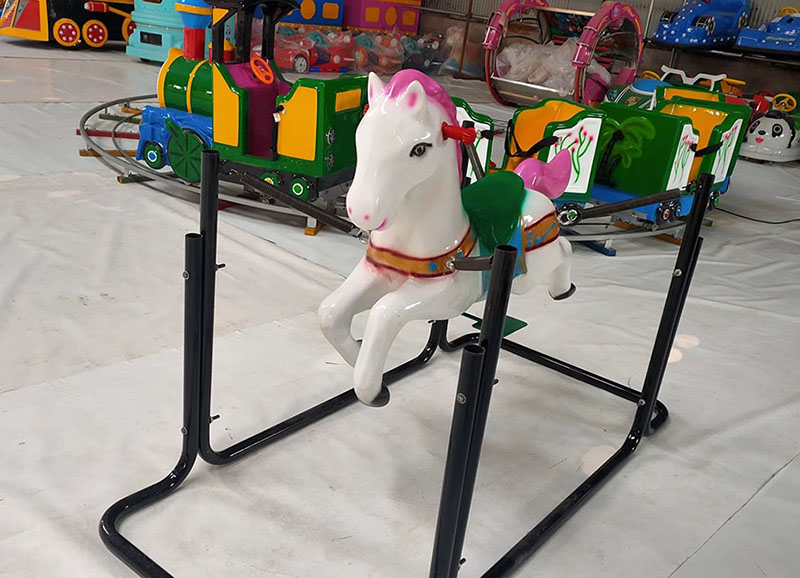 無動力網(wǎng)紅彈簧馬游樂設(shè)備