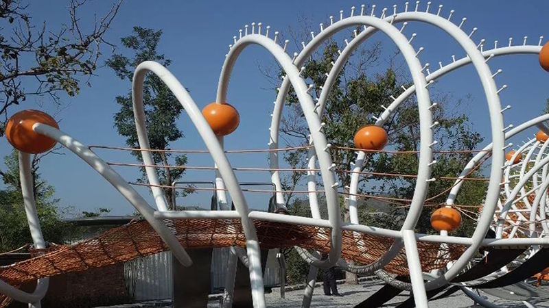 毛毛蟲造型攀爬設(shè)備細節(jié)圖