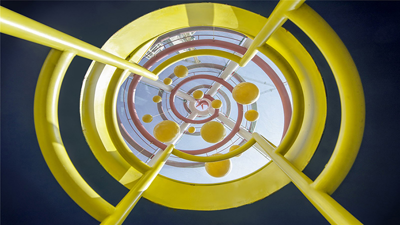 社區(qū)兒童游樂場塔樓頂