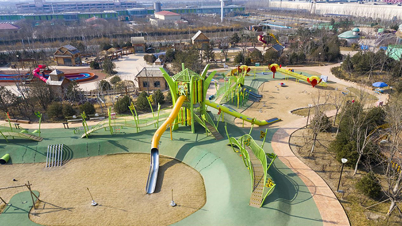 春意十足的主題兒童樂園鳥瞰圖