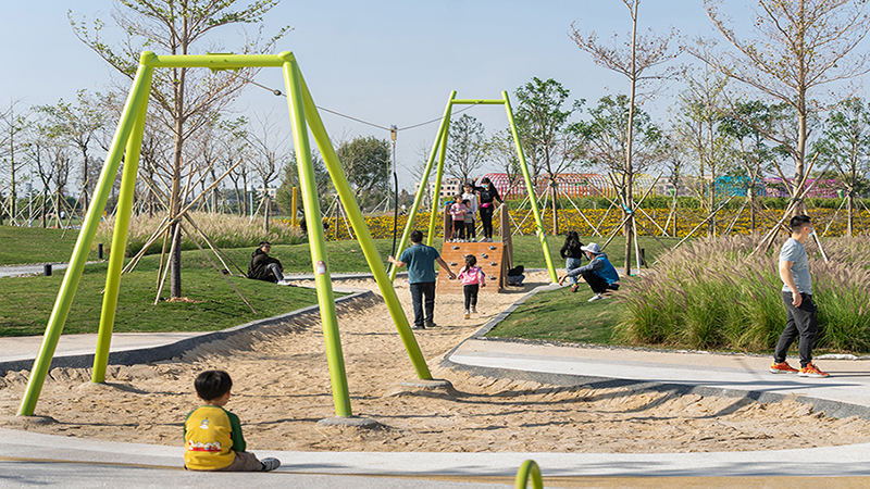 胡蘿卜主題親子游樂(lè)園沙坑和攀爬設(shè)備