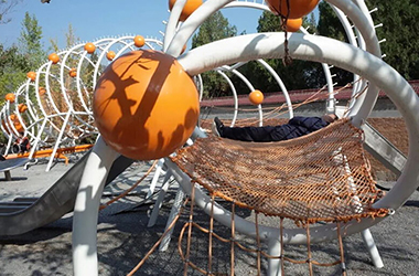 毛毛蟲(chóng)造型攀爬設(shè)備的設(shè)計(jì)方案