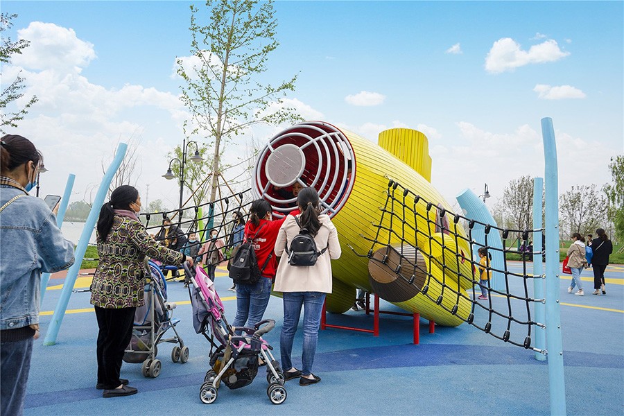 兒童樂園游樂設施潛艇局部圖