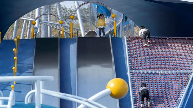 太空飛船主題攀爬樂園攀爬網(wǎng)和滑梯