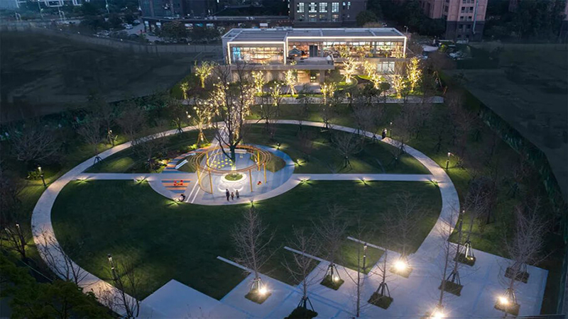 社區(qū)兒童游樂場