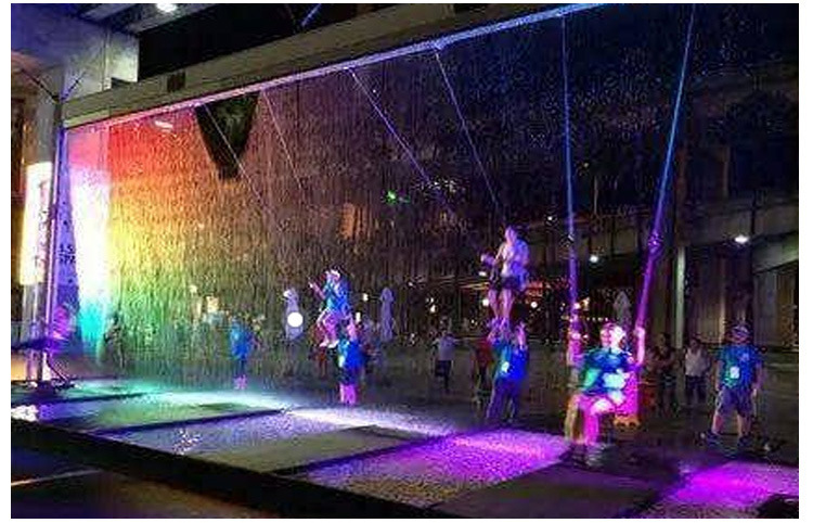 網(wǎng)紅水幕秋千實拍