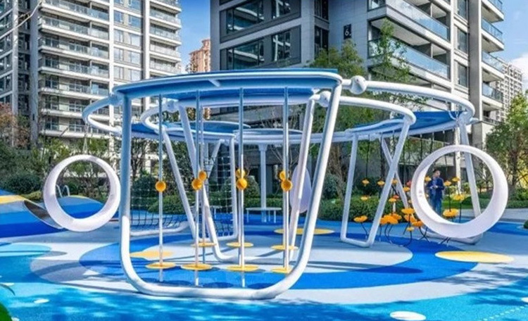 戶外月亮船秋千應(yīng)用于小區(qū)