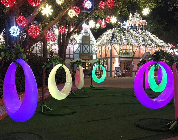 戶外月亮船秋千應(yīng)用于農(nóng)場(chǎng)