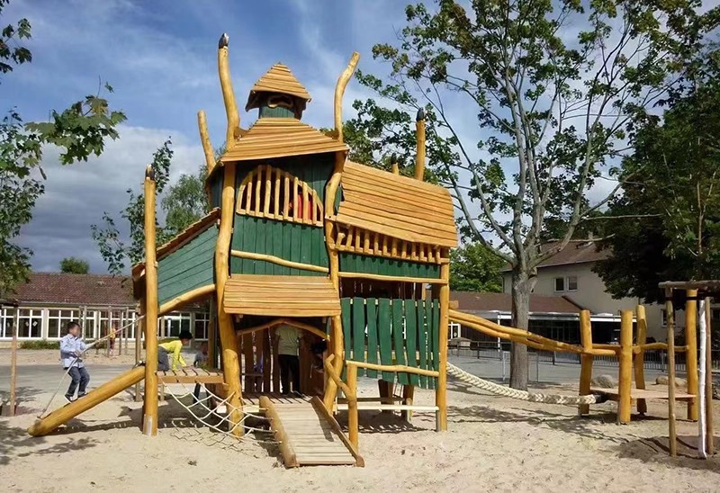 原木非標游樂設(shè)備