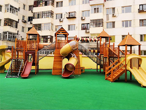 室外兒童木質(zhì)滑梯