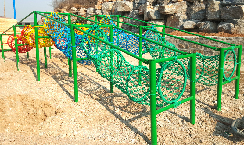 兒童戶外拓展訓(xùn)練設(shè)備