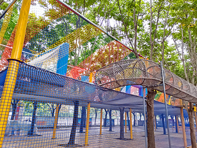 戶外叢林拓展主題設(shè)備施工