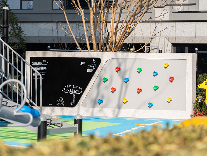 社區(qū)小型攀巖設(shè)備