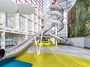 如何判斷兒童游樂(lè)設(shè)備不銹鋼滑梯的質(zhì)量好壞？