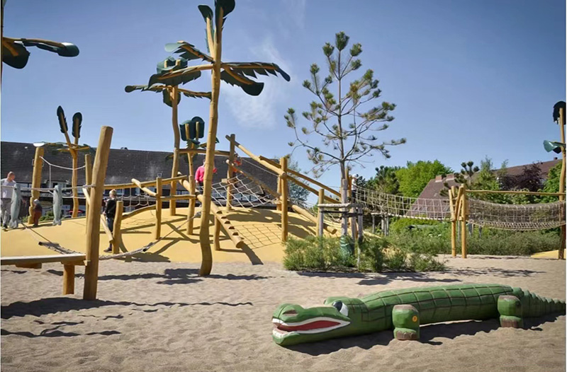 景區(qū)大型原木組合滑梯