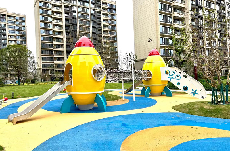 幼兒園動(dòng)車(chē)造型游樂(lè)設(shè)備