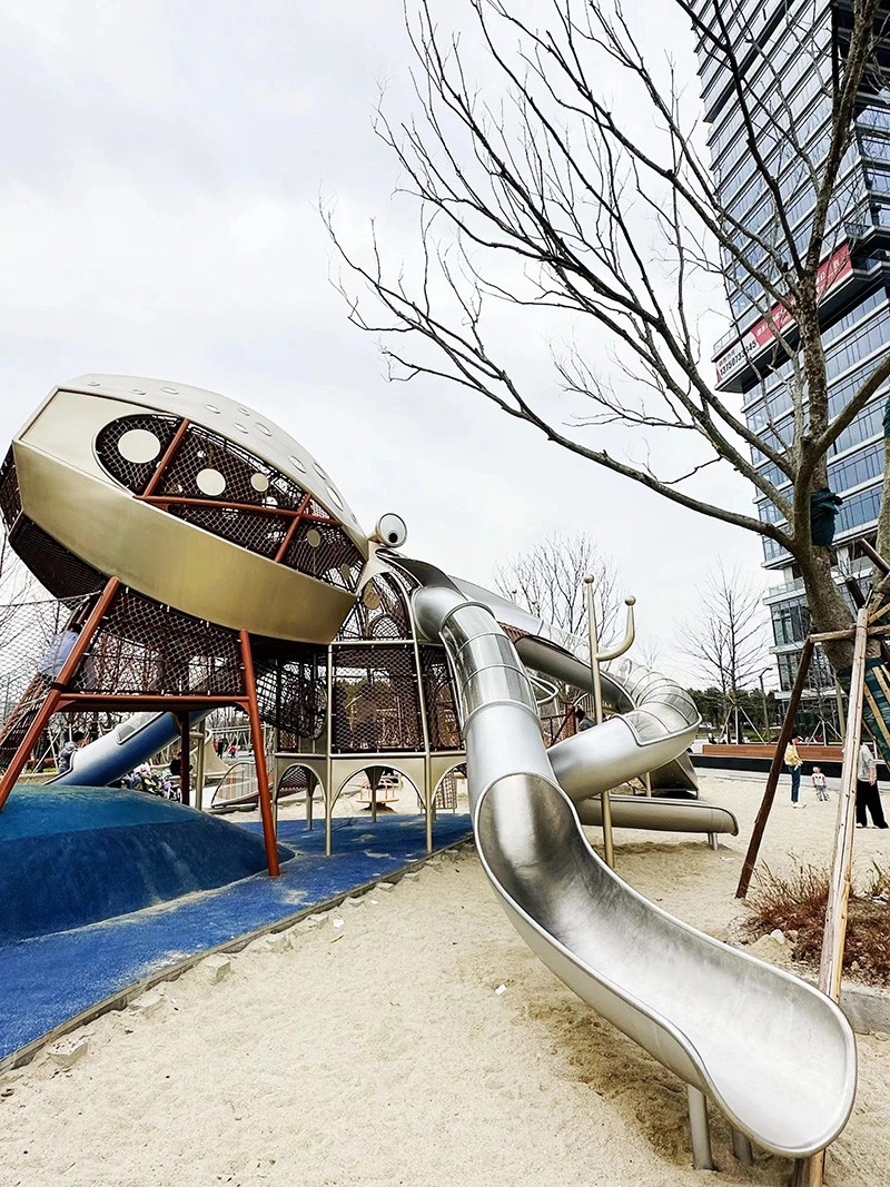 游樂場非標游樂設(shè)施效果