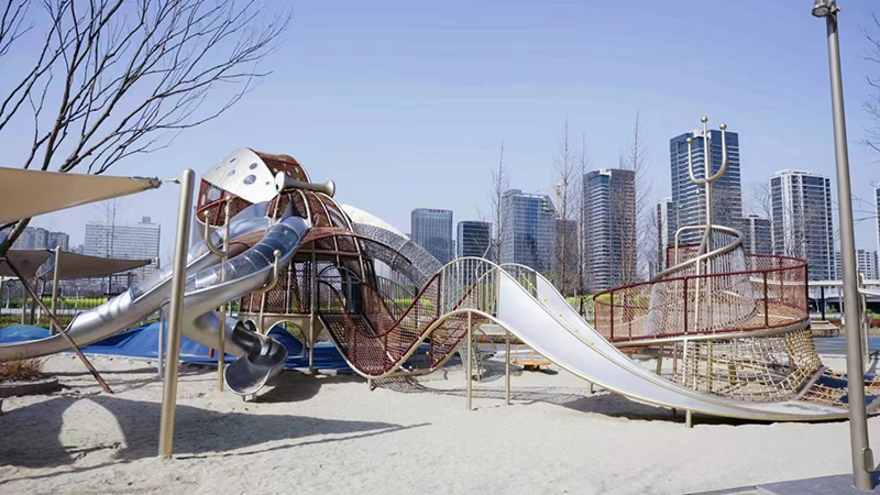 戶外游樂場非標游樂設(shè)施