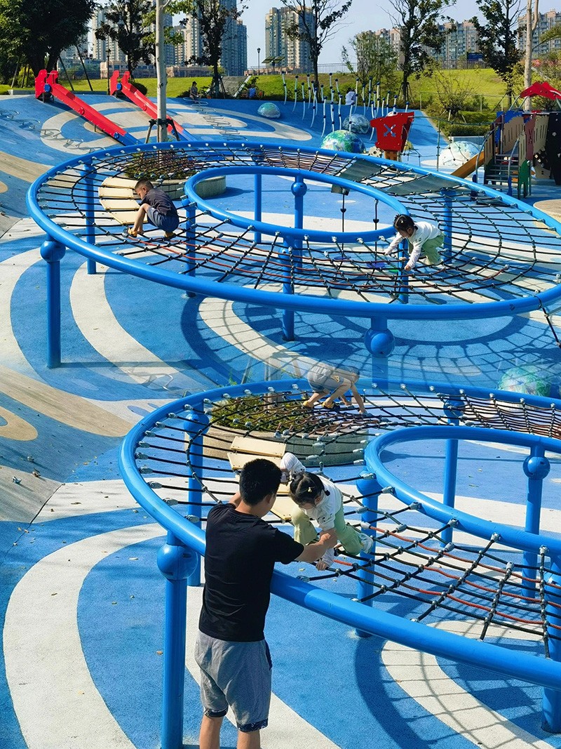 大型戶外網(wǎng)繩攀爬