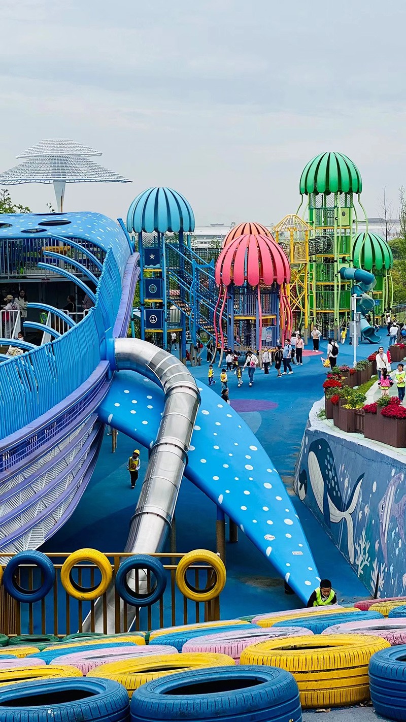 游樂(lè)場(chǎng)不銹鋼滑梯