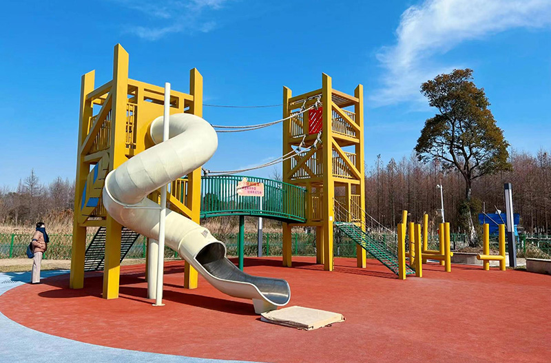 公園大型戶外木質(zhì)滑梯