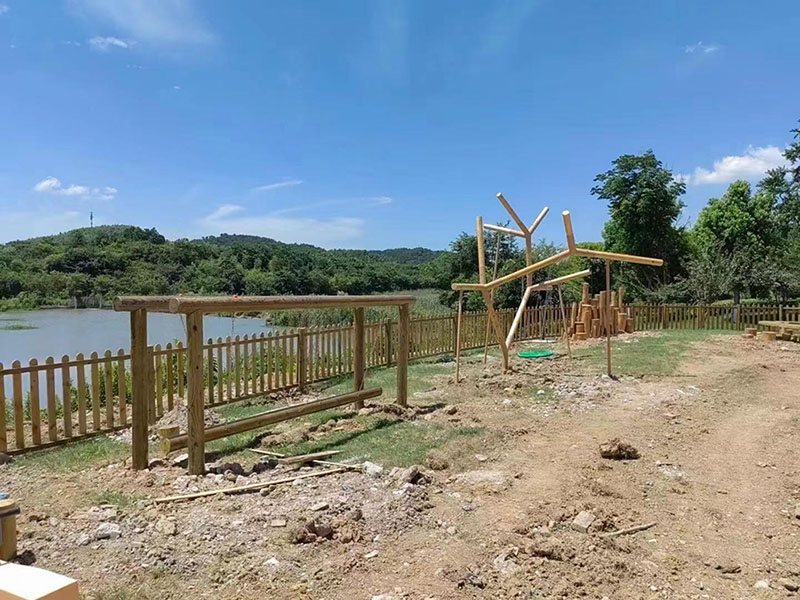 戶(hù)外木質(zhì)拓展設(shè)備