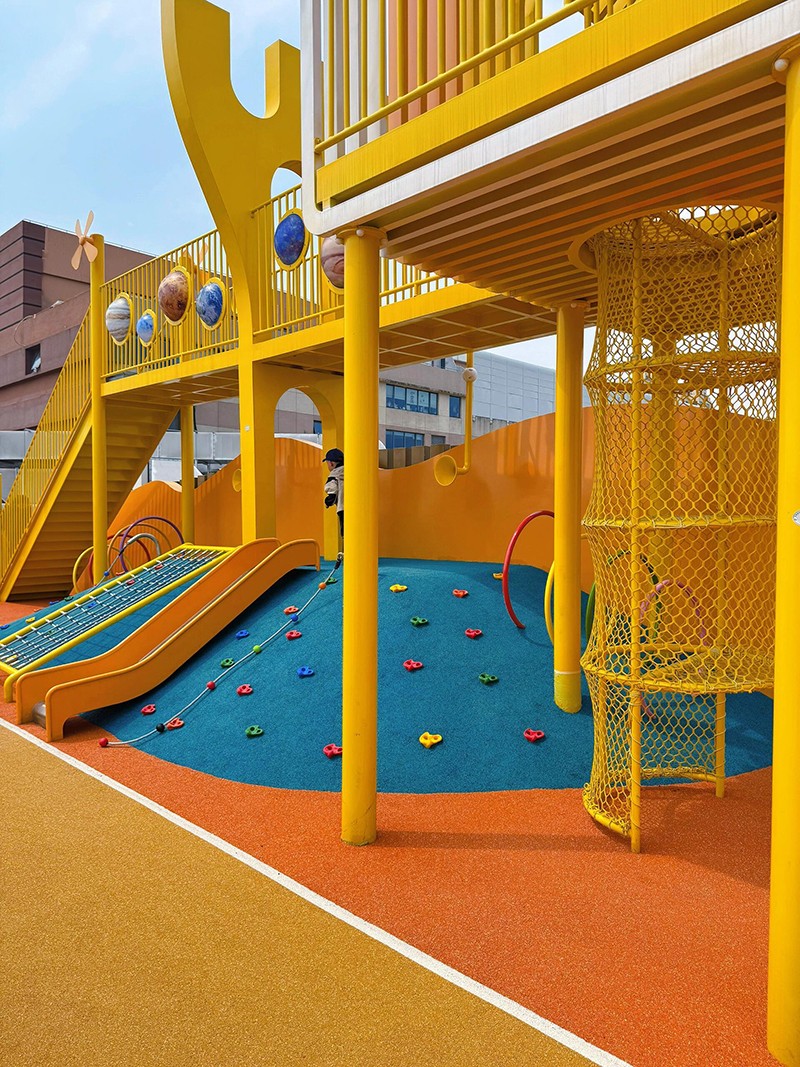 商業(yè)街游樂設備局部圖