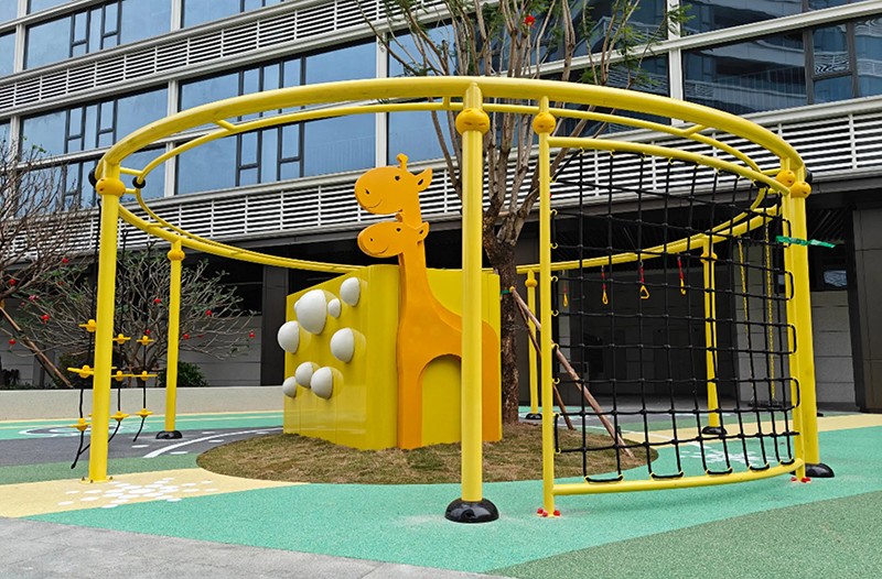 商場戶外秋千游樂設(shè)施