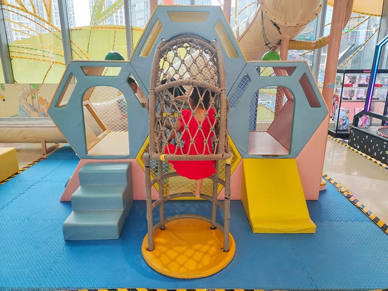 商場室內(nèi)兒童游樂設(shè)施