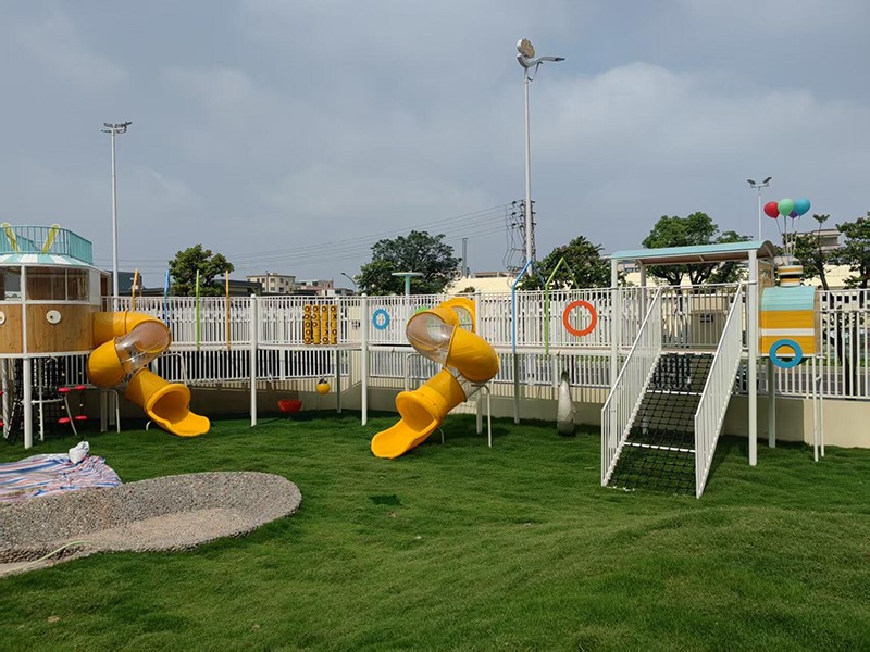 幼兒園室外游樂設(shè)施側(cè)面圖