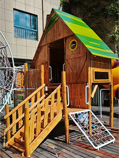 幼兒園戶外原木滑梯細節(jié)