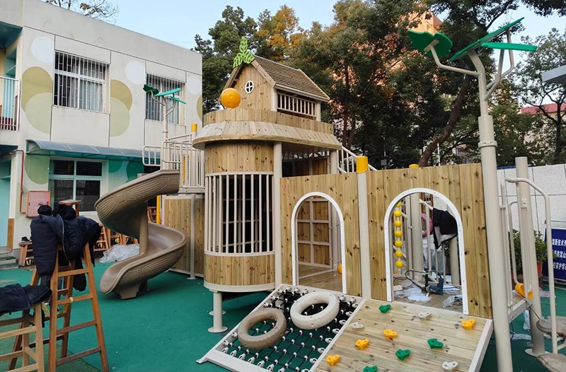 兒童小木屋游樂設(shè)備