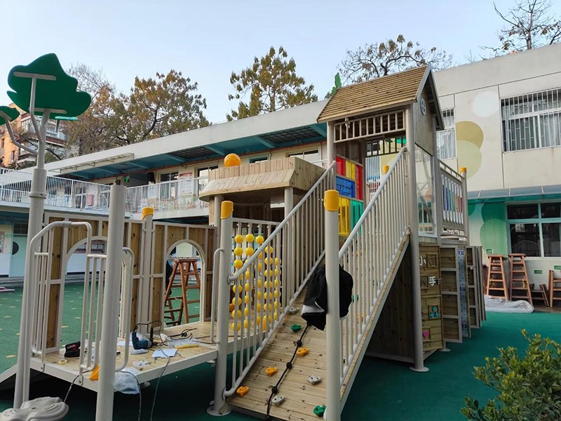 兒童小木屋游樂設(shè)備