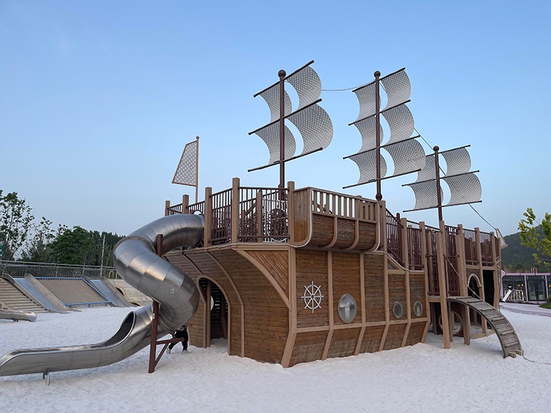 新型游樂場設(shè)備